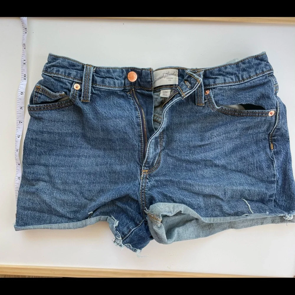 Universal Thread - Jean short - Picture 1 of 4